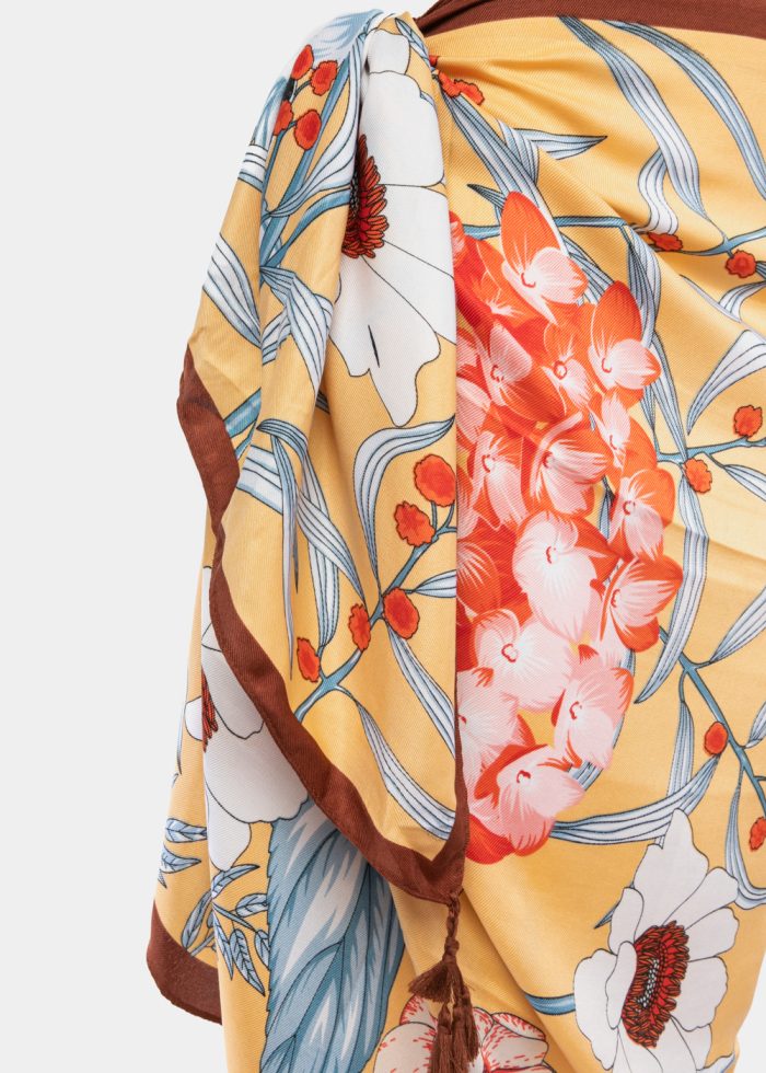 Beige pareo w/ floral print - Image 2