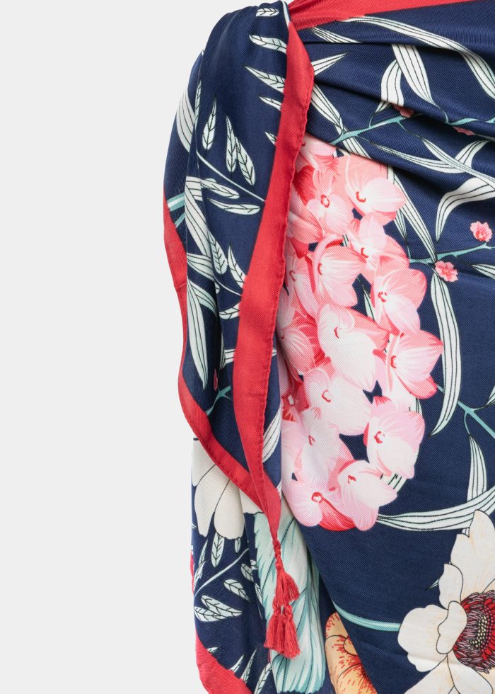 Navy blue pareo w/ floral print - Image 2