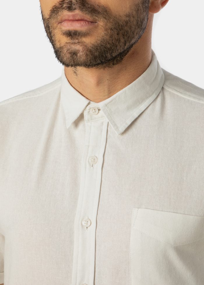White Classic Shirt w/ Short Sleeves - Image 3