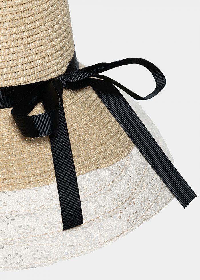 Ecru lace hat with black bow - Image 3