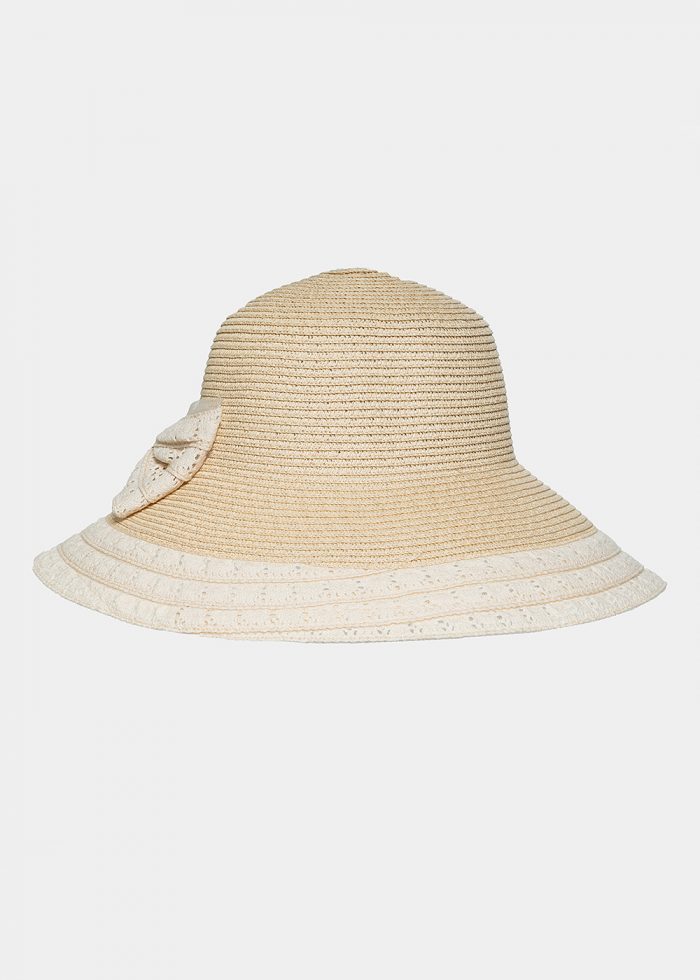 Ecru hat with lace bow - Image 2