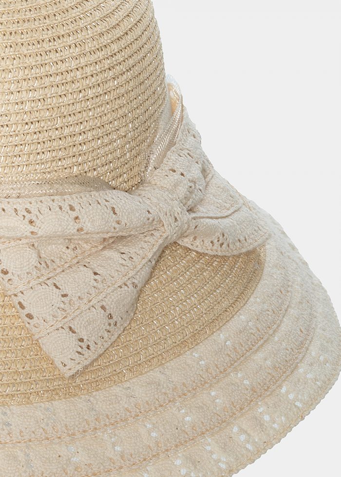 Ecru hat with lace bow - Image 3