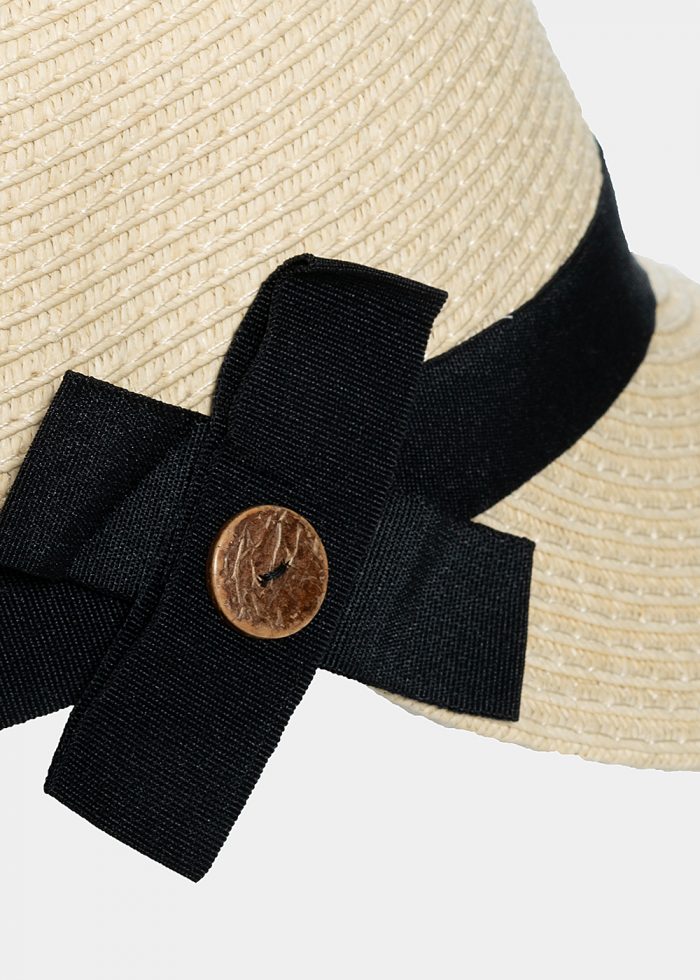 Beige jockey with black strap - Image 3