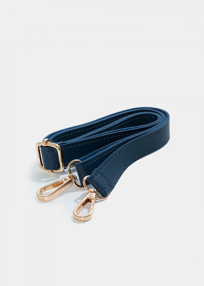 straw bag with fringes in navy blue - Image 4