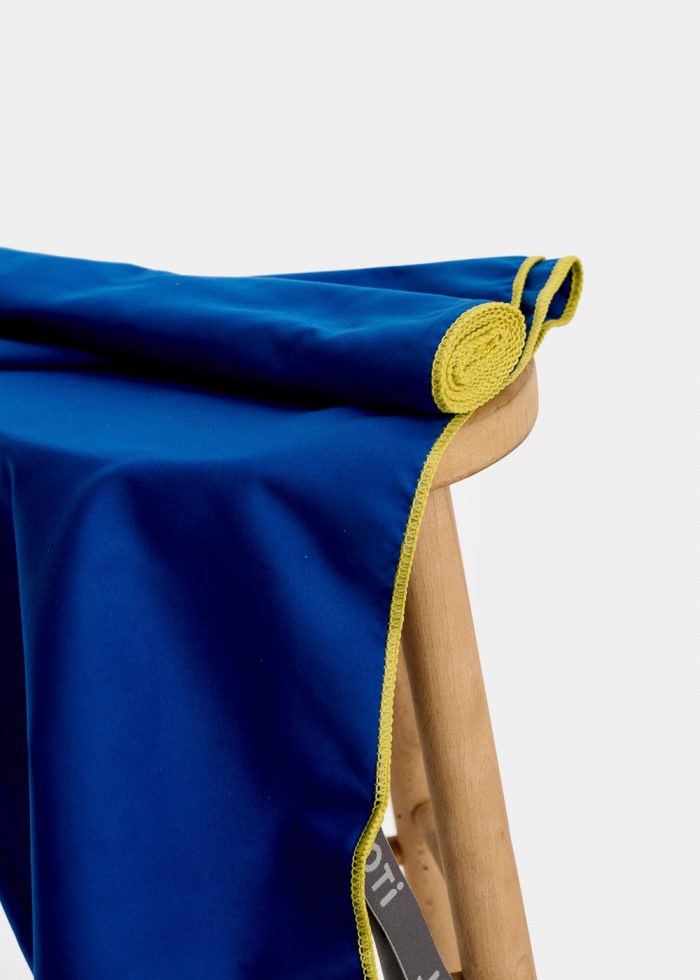 Royal blue microfiber towel - Image 2